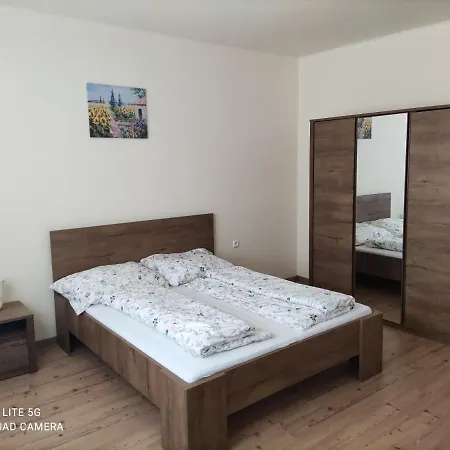 Samostatny Rodinny Dom بيت للعطل *